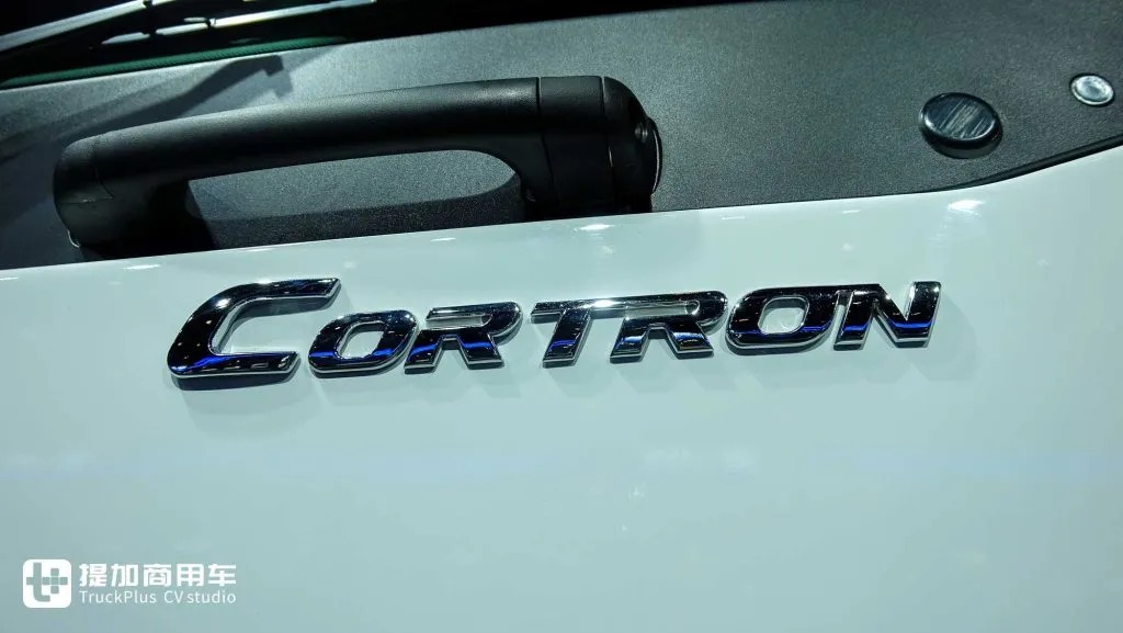 总重高达120吨！为公路列车而生，解放最新发布的出口版CORTRON CH牵引车实拍 - 第2张