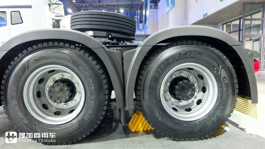 总重高达120吨！为公路列车而生，解放最新发布的出口版CORTRON CH牵引车实拍 - 第13张