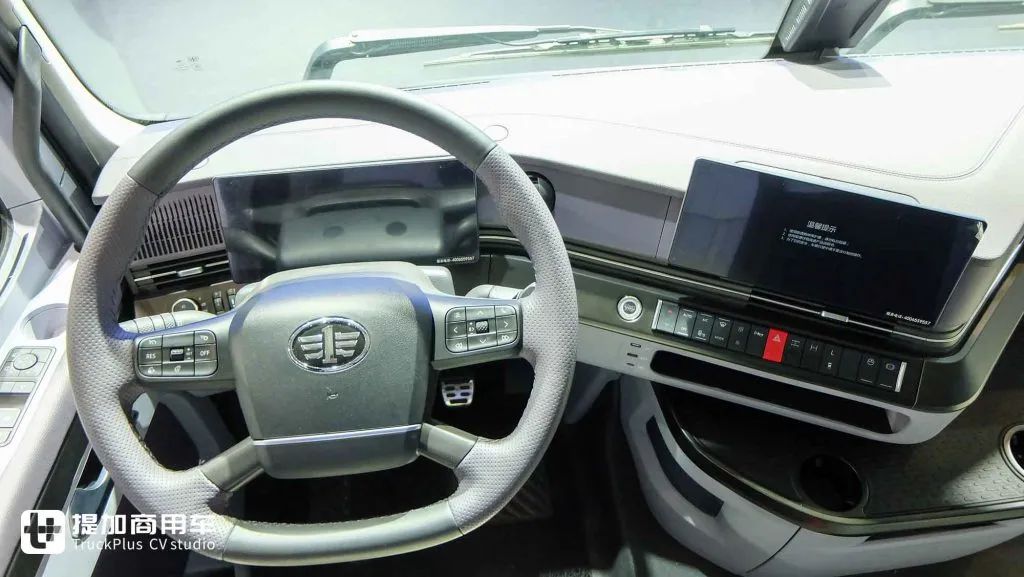 出口版车型就是好！新外观+豪华内饰，解放出口版CORTRON CT 550自卸车实拍 - 第16张