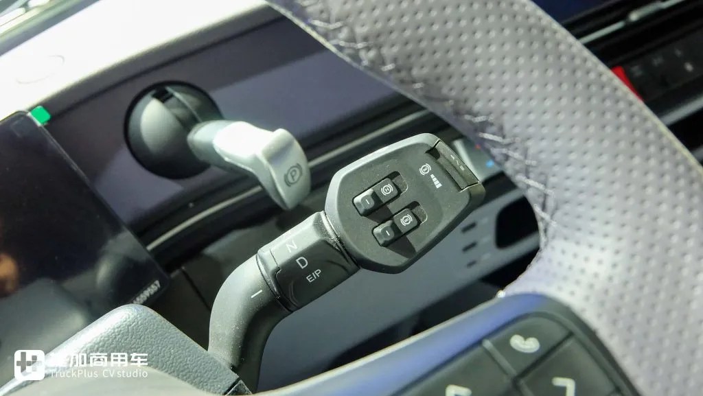 出口版车型就是好！新外观+豪华内饰，解放出口版CORTRON CT 550自卸车实拍 - 第17张