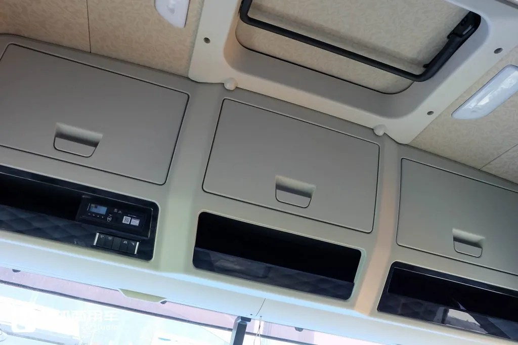 660匹马力+3000L超大气瓶！还带官方外观改装，这台解放J7 LNG牵引车不一般 - 第19张