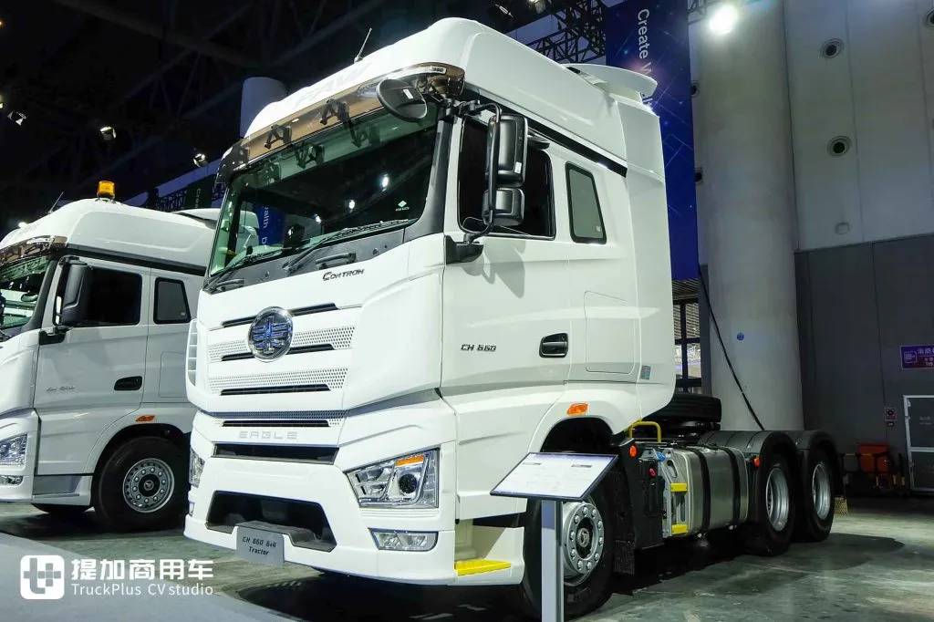 总重高达120吨！为公路列车而生，解放最新发布的出口版CORTRON CH牵引车实拍 - 第3张