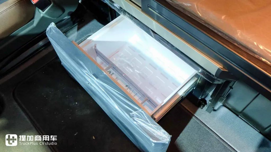 总重高达120吨！为公路列车而生，解放最新发布的出口版CORTRON CH牵引车实拍 - 第24张