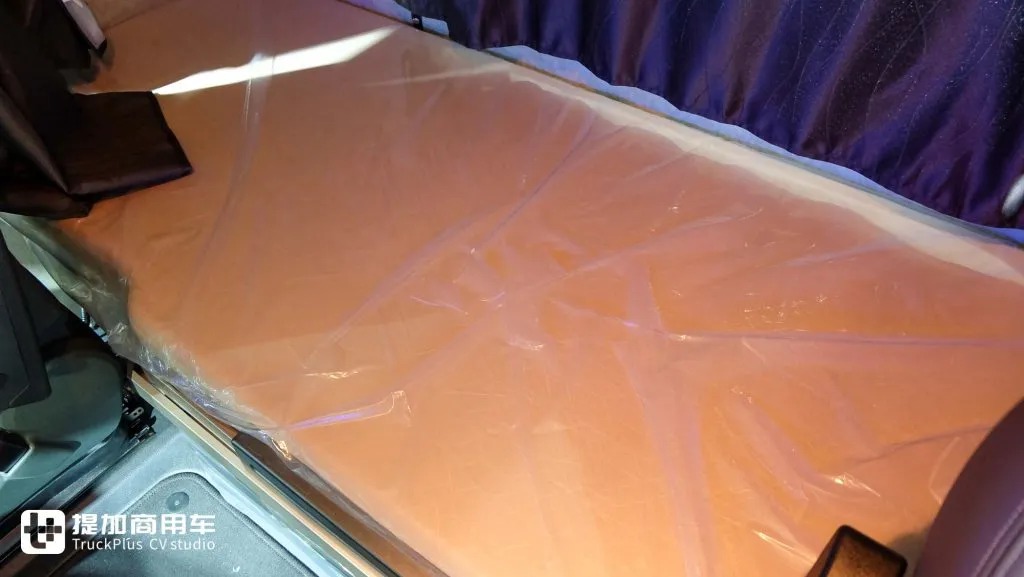 总重高达120吨！为公路列车而生，解放最新发布的出口版CORTRON CH牵引车实拍 - 第25张