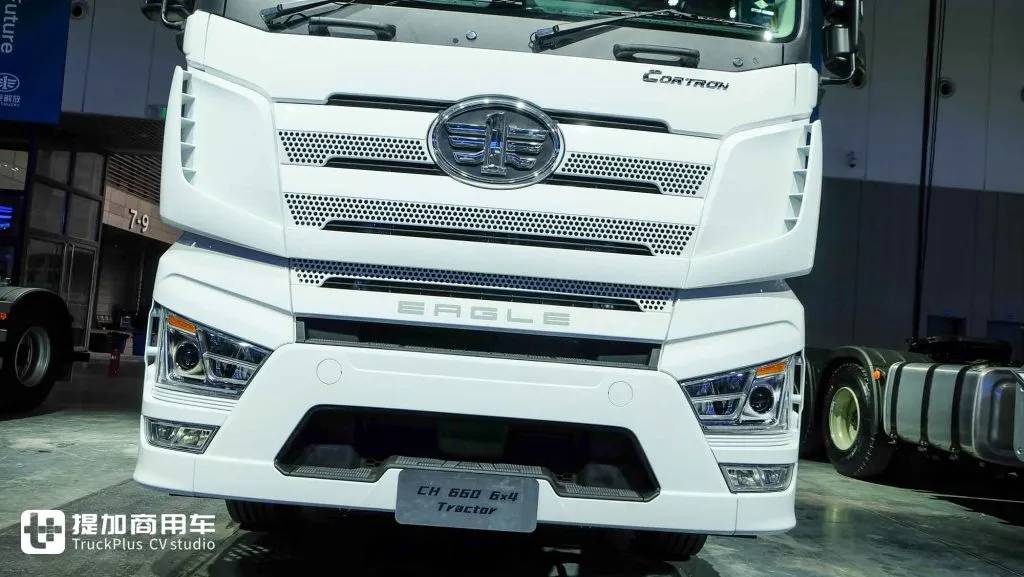 总重高达120吨！为公路列车而生，解放最新发布的出口版CORTRON CH牵引车实拍 - 第4张