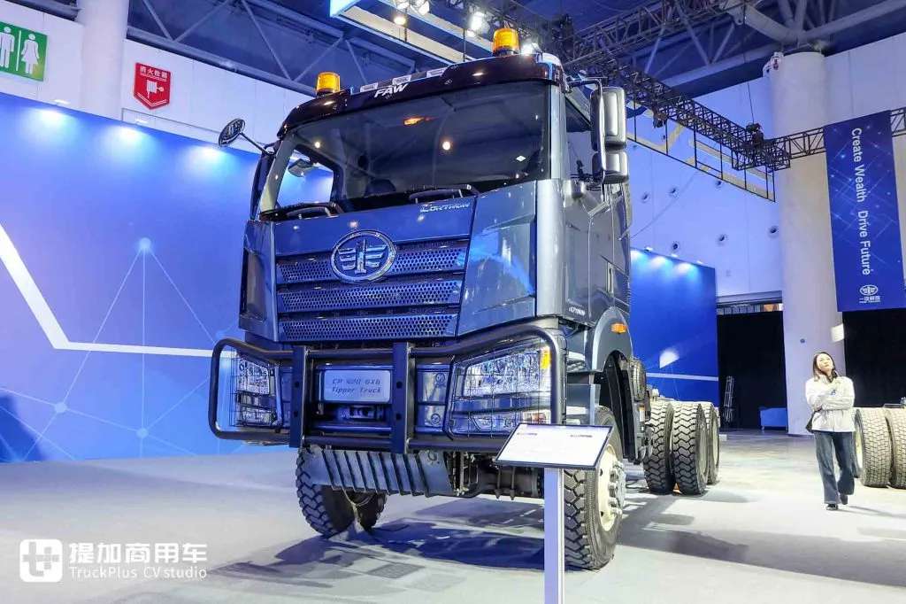 公路列车牵引车、全驱工程车抢眼！解放海外品牌CORTRON来袭，实拍带您看亮点车型！ - 第5张