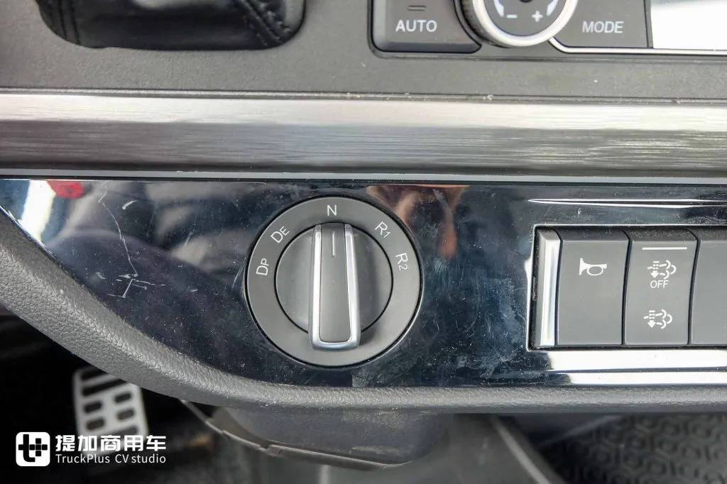 解放J6家族又添新成员!内外焕新的J6 Pro车型,到底还有哪些不一样? - 第16张 - 提加商用车网 解放J6家族又添新成员!内外焕新的J6 Pro车型,到底还有哪些不一样? - 第16张