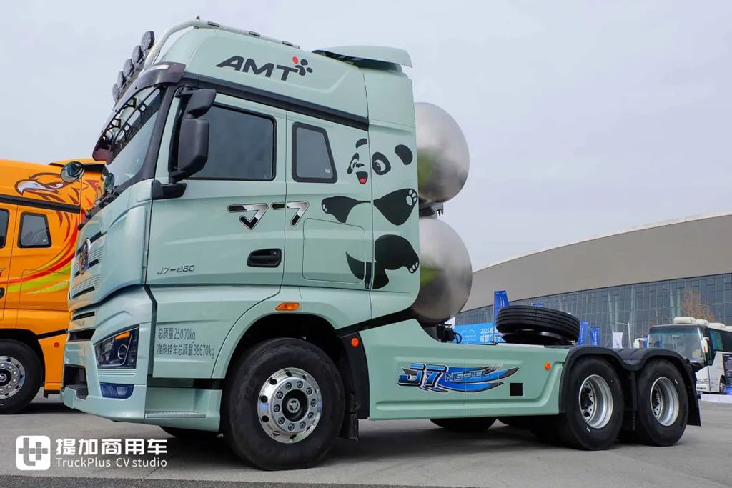 660匹马力+3000L超大气瓶！还带官方外观改装，这台解放J7 LNG牵引车不一般 - 第7张