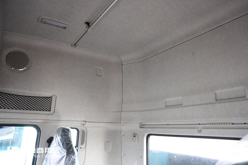 600度大电量，693匹大马力，专为资源类运输打造的东风天龙KL纯电牵引车实拍 - 第14张