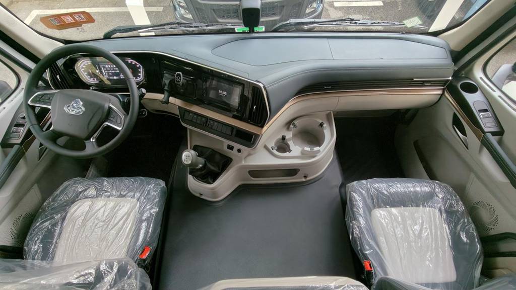 乘龙H5V LNG牵引车：以高效舒适，伴卡友一路创富前行 - 第4张