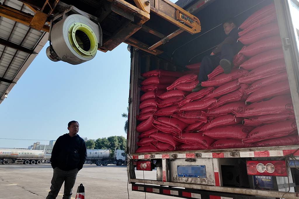 重载无忧,自在创收!时代领航G6-重载版成珠三角卡友的心头好 - 第4张 - 提加商用车网 重载无忧,自在创收!时代领航G6-重载版成珠三角卡友的心头好 - 第4张