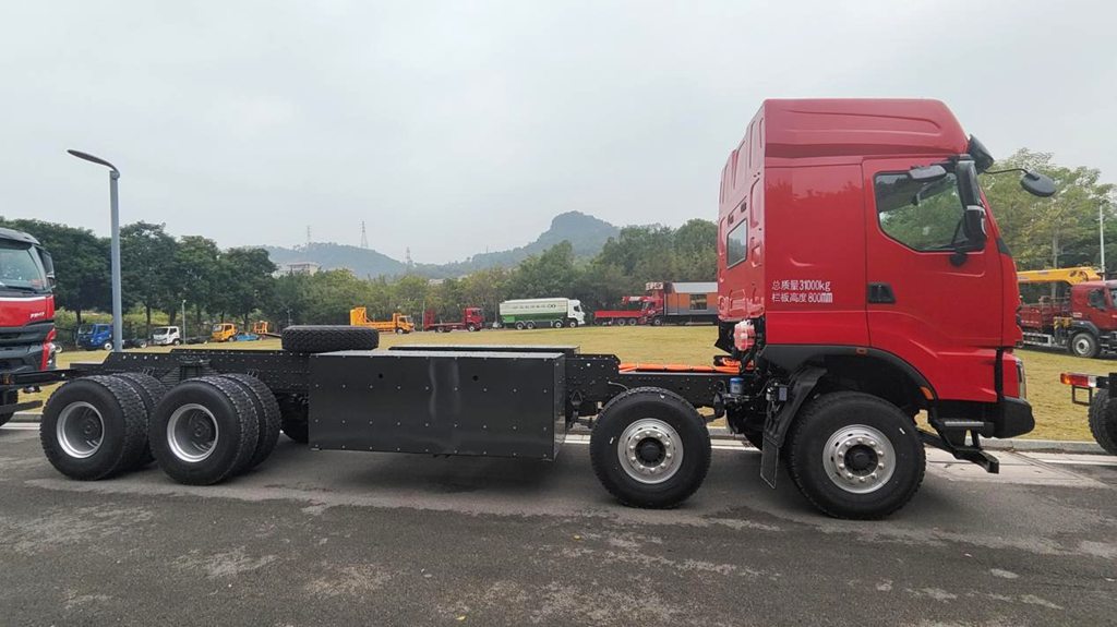 长续航 强承载，乘龙H7 8X4纯电自卸车助力卡友创富升级 - 第4张
