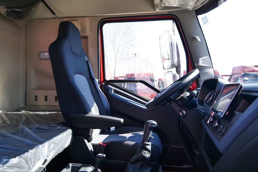 J6L精英版：让长途运输成为舒适之旅 - 第2张