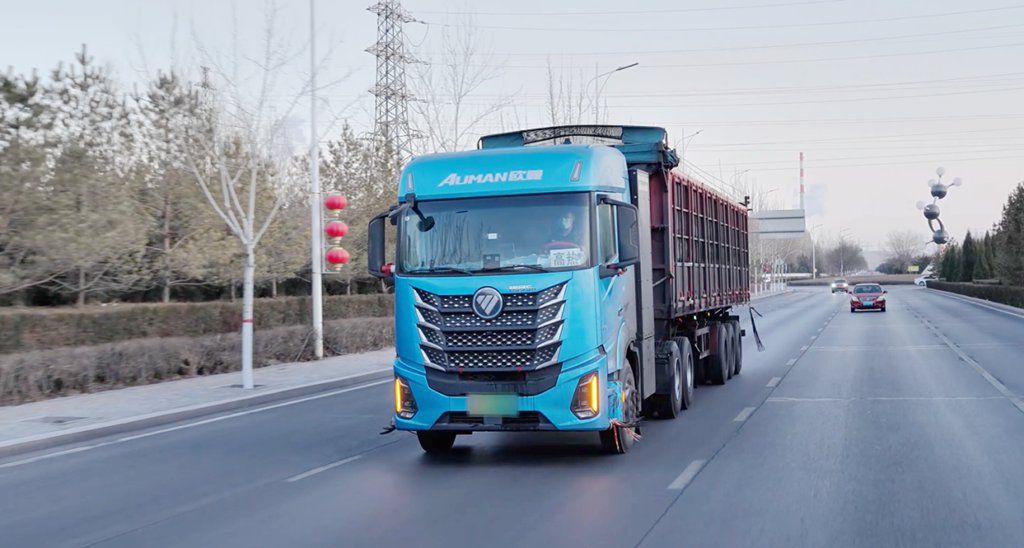 日均3000吨运力拉满！欧曼银河5M纯电重卡助闵总高效贯通煤炭运输线 - 第2张