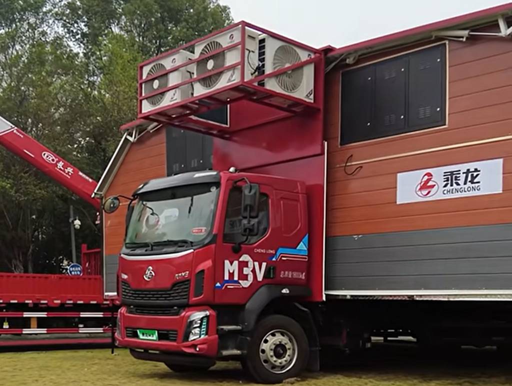 鲜乘直通车 | 年底接单爆满？装备升级，就选乘龙M3移动宴席车 - 第1张