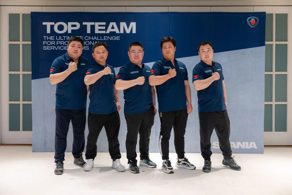 荣耀加冕！中国队问鼎斯堪尼亚亚太区巅峰赛 - 第3张