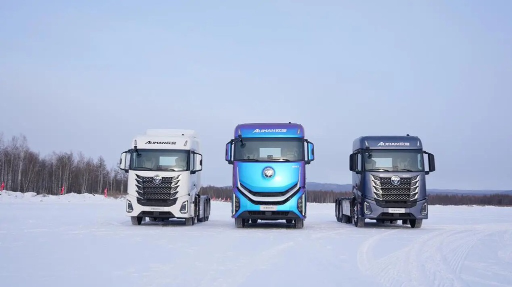 漠河极寒大考！欧曼银河纯电+混动重卡 性能与效率双维度突破 - 第1张