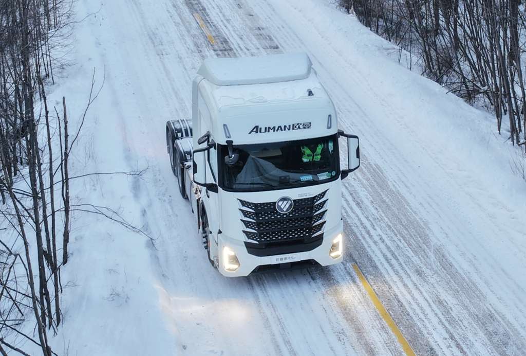 漠河极寒大考！欧曼银河纯电+混动重卡 性能与效率双维度突破 - 第4张