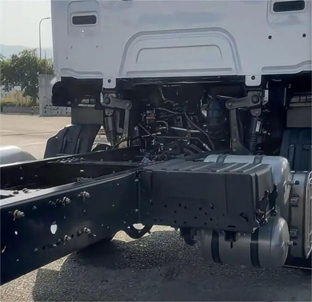 鲜乘直通车 | 配置即答案：乘龙H5 LNG大单桥的盈利密码藏在细节里 - 第2张