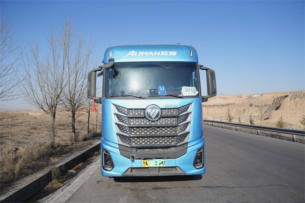 高效节能+驾乘舒适！欧曼银河5M纯电重卡让韩师傅运煤能赢能享 - 第2张