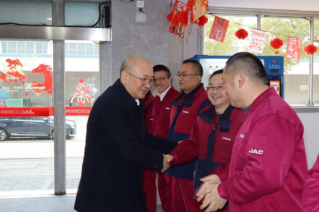 凝心聚力启新程,策马扬鞭谱新篇——乘用车制造事业部复工复产“加速度” - 第6张 - 提加商用车网 凝心聚力启新程,策马扬鞭谱新篇——乘用车制造事业部复工复产“加速度” - 第6张