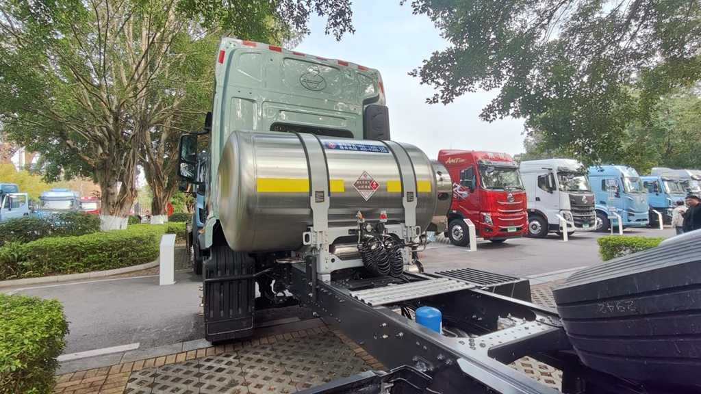 鲜乘直通车 | 乘龙H5V LNG牵引车：让卡友收益UP↑UP↑UP↑ - 第3张