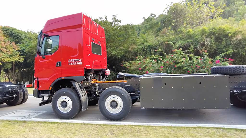 鲜乘直通车 | 乘龙H7 8X4纯电自卸车：创富，说干就干！ - 第3张