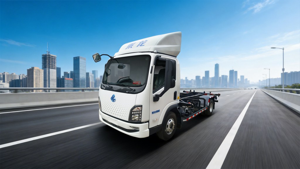 低耗省成本，甩厢提效率！乘龙翼威2城配运输创富先锋 - 第1张