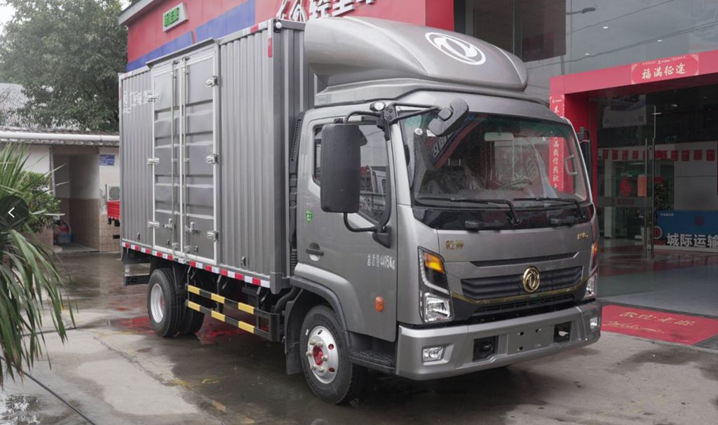 实车亮相 惊艳登场|东风乾坤门店品鉴,解锁高端轻卡硬核实力 - 第2张 - 提加商用车网 实车亮相 惊艳登场|东风乾坤门店品鉴,解锁高端轻卡硬核实力 - 第2张