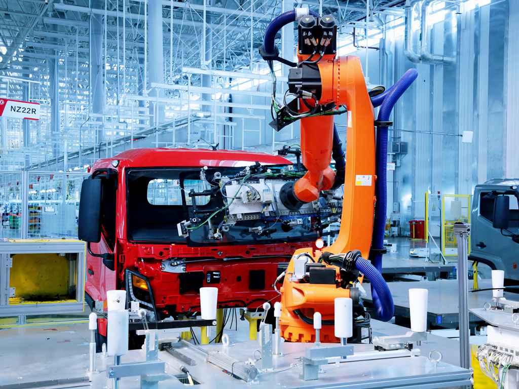 智赋轻卡 质赢未来|走进东风乾坤智能化工厂,见证高端制造硬实力 - 第2张 - 提加商用车网 智赋轻卡 质赢未来|走进东风乾坤智能化工厂,见证高端制造硬实力 - 第2张