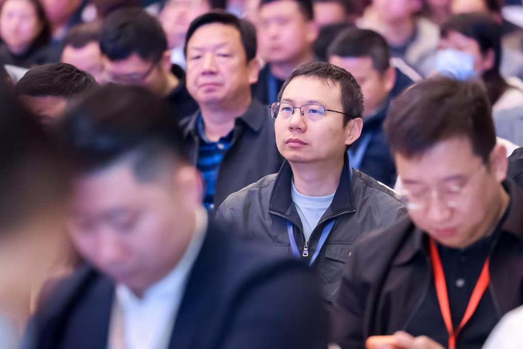 乘龙论道商用车产业发展会议 以绿色数智践行融合发展新路径 - 第3张