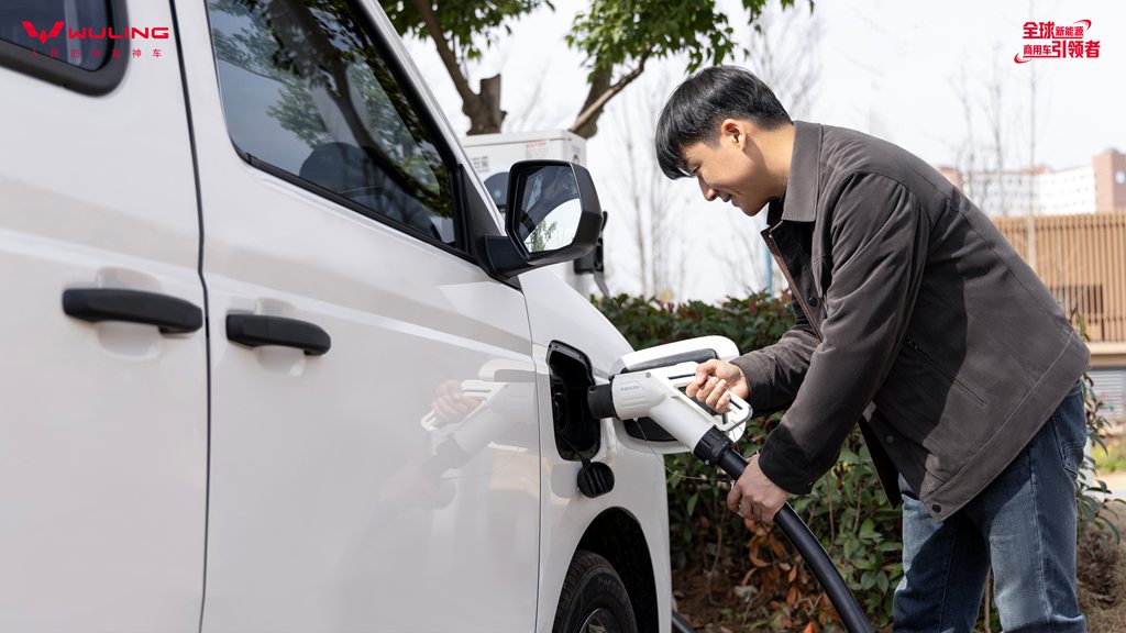 6.98万元起！国民创富微客新标杆——五菱荣光纯电版正式上市 - 第4张