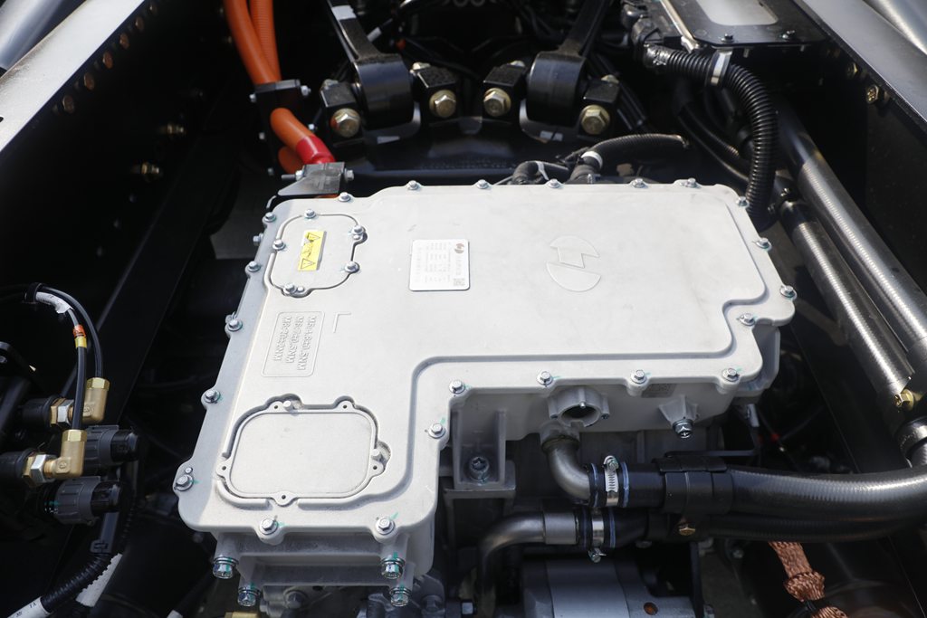 陕汽闪耀深圳商用车展 !X6000超凡旗舰与顶级超跑同台共鉴高端制造新高度! - 第6张 - 提加商用车网 陕汽闪耀深圳商用车展 !X6000超凡旗舰与顶级超跑同台共鉴高端制造新高度! - 第6张