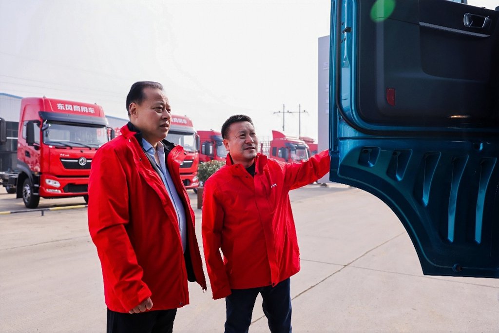 40位中长途客户齐聚阜阳！实况试驾东风天龙新KL，硬核实测龙擎3.0⁺真实力 - 第8张