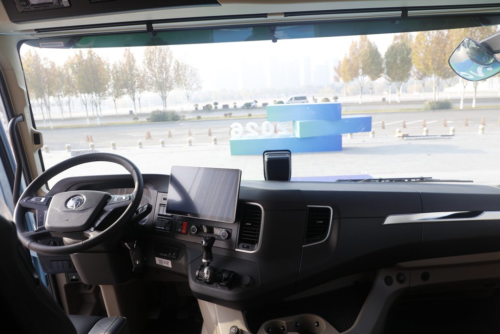 深度评测｜陕汽X6000 臻选版：高端新质性价比的物流新解 - 第3张