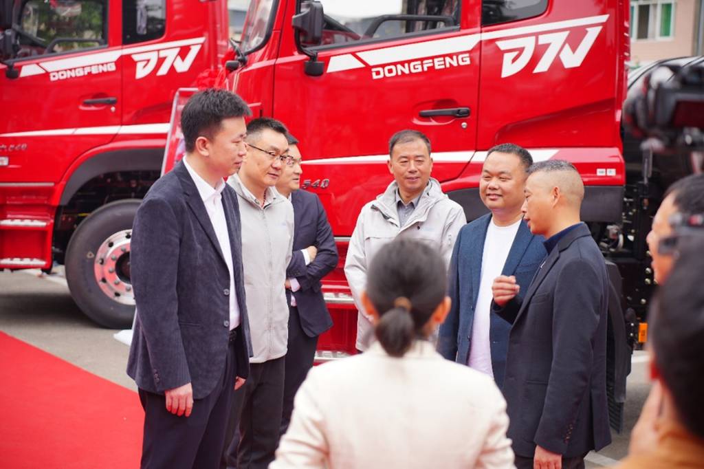 东风畅行牵引车战略签约600台暨批量200台交车仪式圆满举办 - 第4张 - 提加商用车网 东风畅行牵引车战略签约600台暨批量200台交车仪式圆满举办 - 第4张