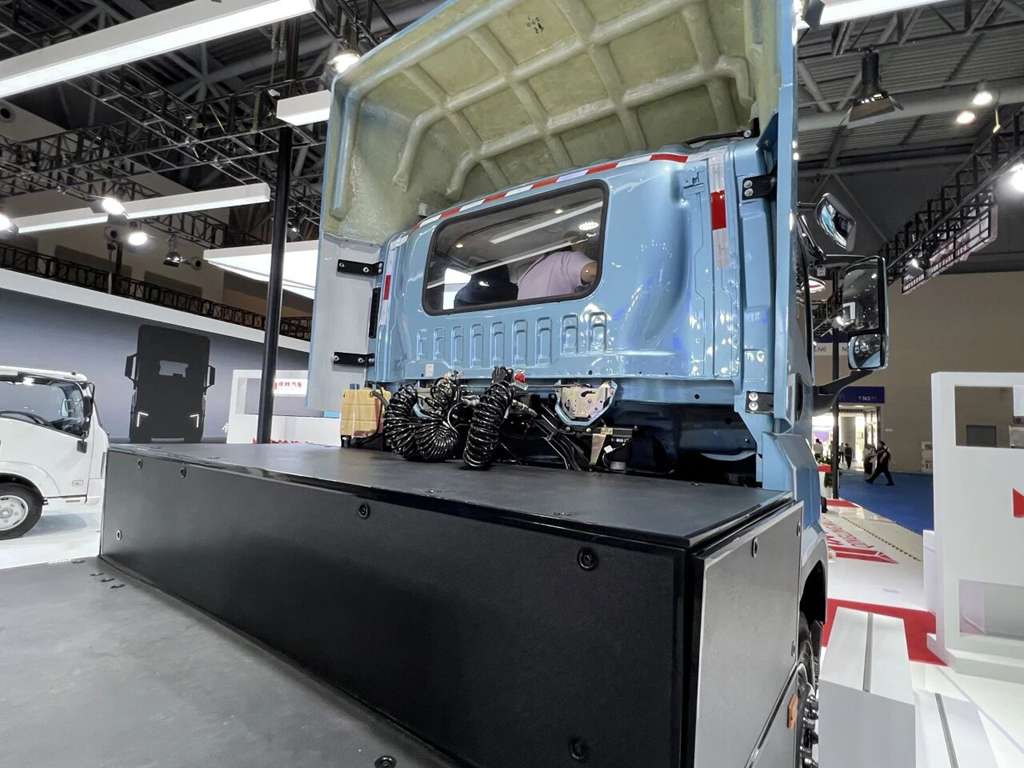 创富优选丨开工即冲刺!论“特种兵式运输”,只服庆铃铃界超充重卡 - 第1张 - 提加商用车网 创富优选丨开工即冲刺!论“特种兵式运输”,只服庆铃铃界超充重卡 - 第1张