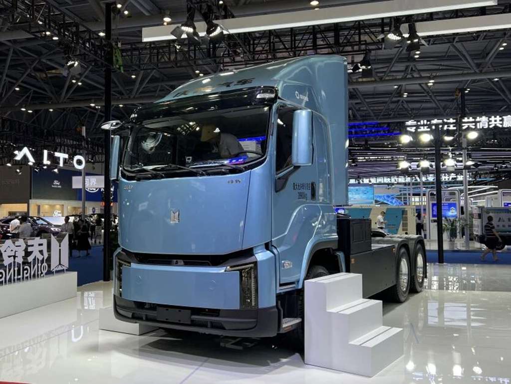 创富优选丨开工即冲刺!论“特种兵式运输”,只服庆铃铃界超充重卡 - 第2张 - 提加商用车网 创富优选丨开工即冲刺!论“特种兵式运输”,只服庆铃铃界超充重卡 - 第2张