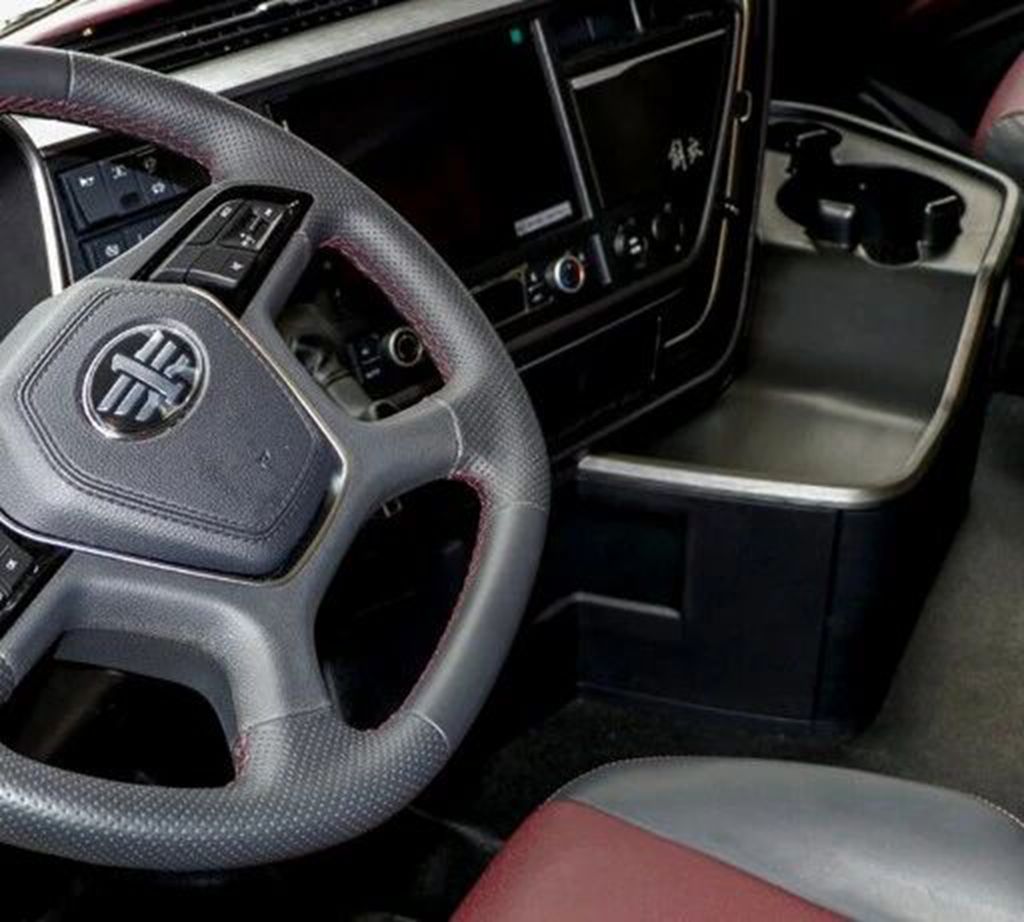 J6V 8×4载货车，更懂长途运营的重卡 - 第2张