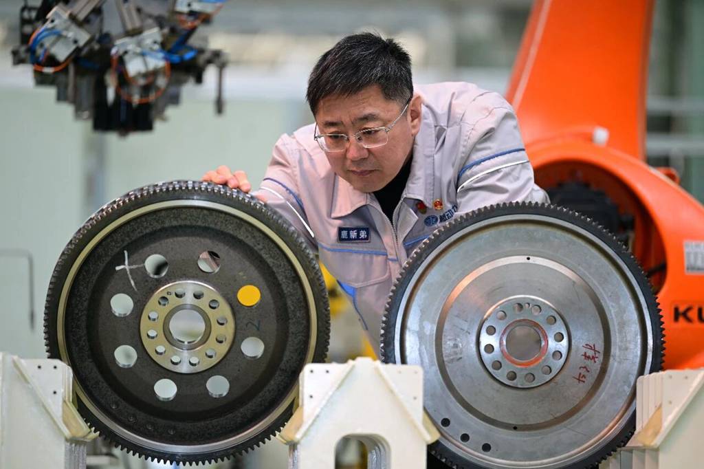 【聚焦两会】全国人大代表一汽解放鹿新弟将赴京议国是 - 第1张 - 提加商用车网 【聚焦两会】全国人大代表一汽解放鹿新弟将赴京议国是 - 第1张