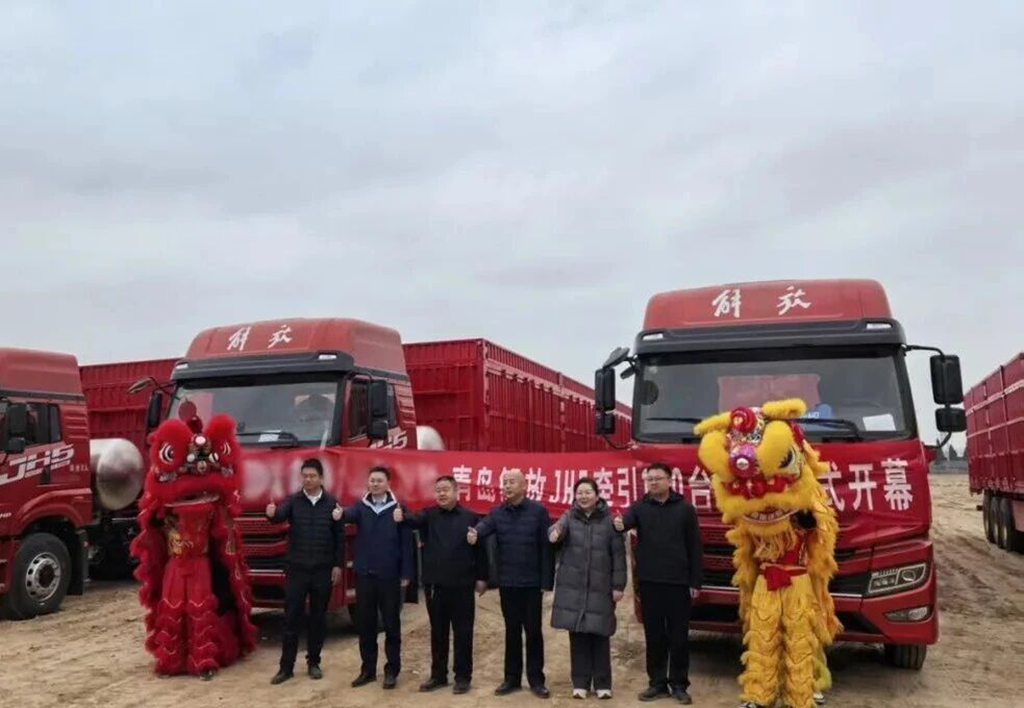 40辆解放JH5牵引车成功交付 - 第1张