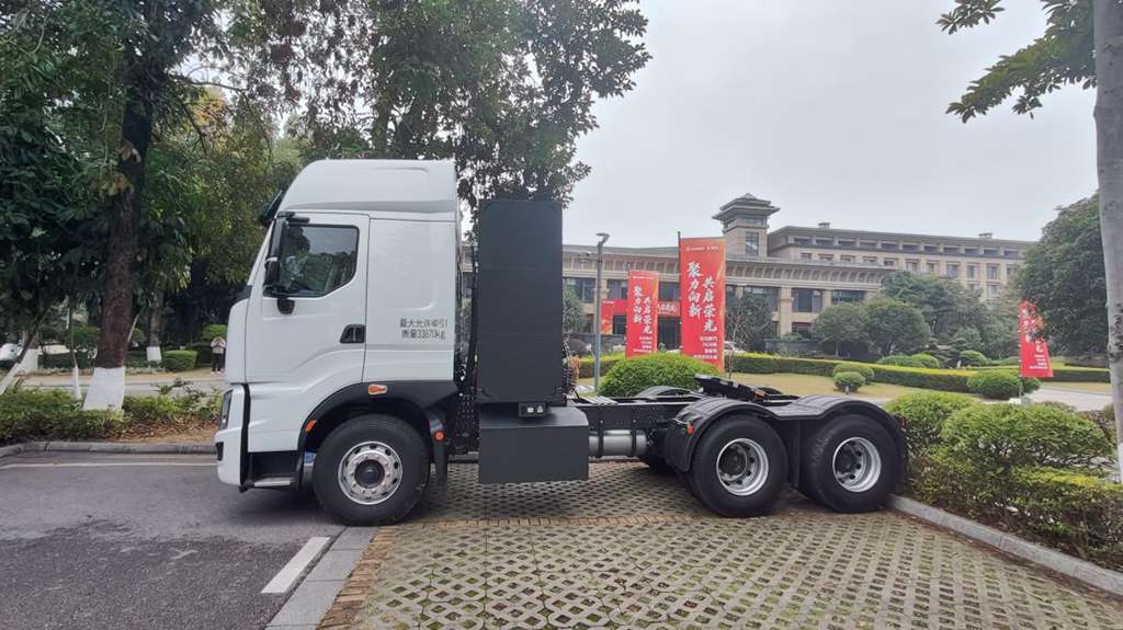 鲜乘直通车 | 如何实现无痛上班？乘龙H7 Pro纯电牵引车有高招 - 第3张