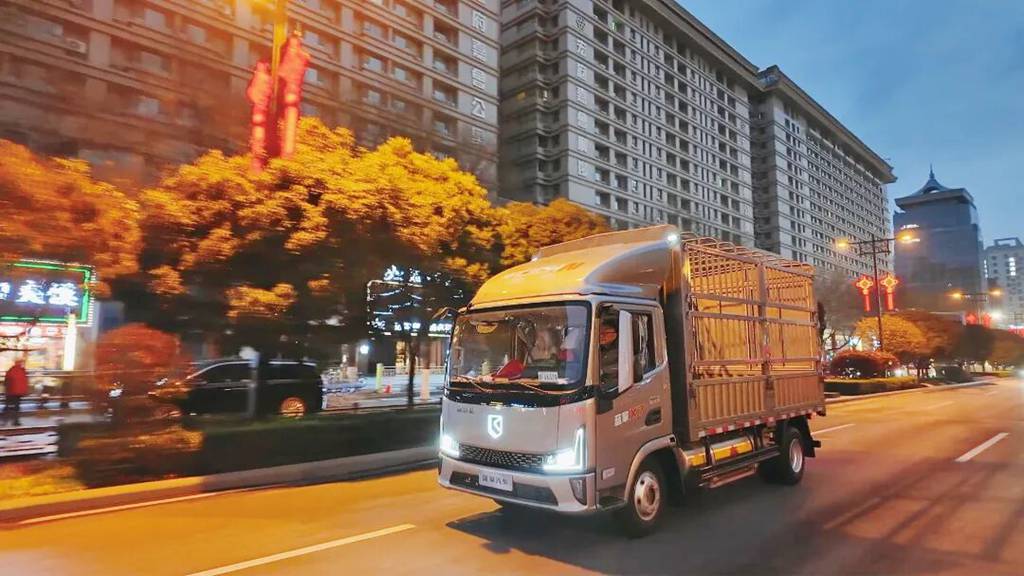 万里砺行：潍柴蓝擎X7 LNG轻卡穿越丝路，赋能高效物流 - 第3张