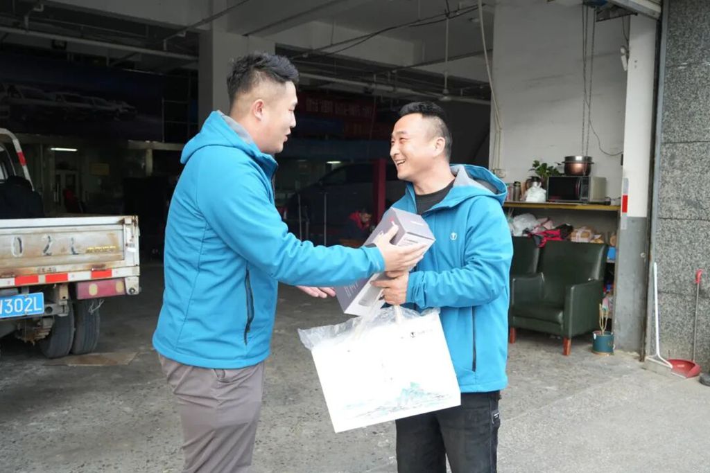 大桥上，他递出了一支“介绍信” - 第7张