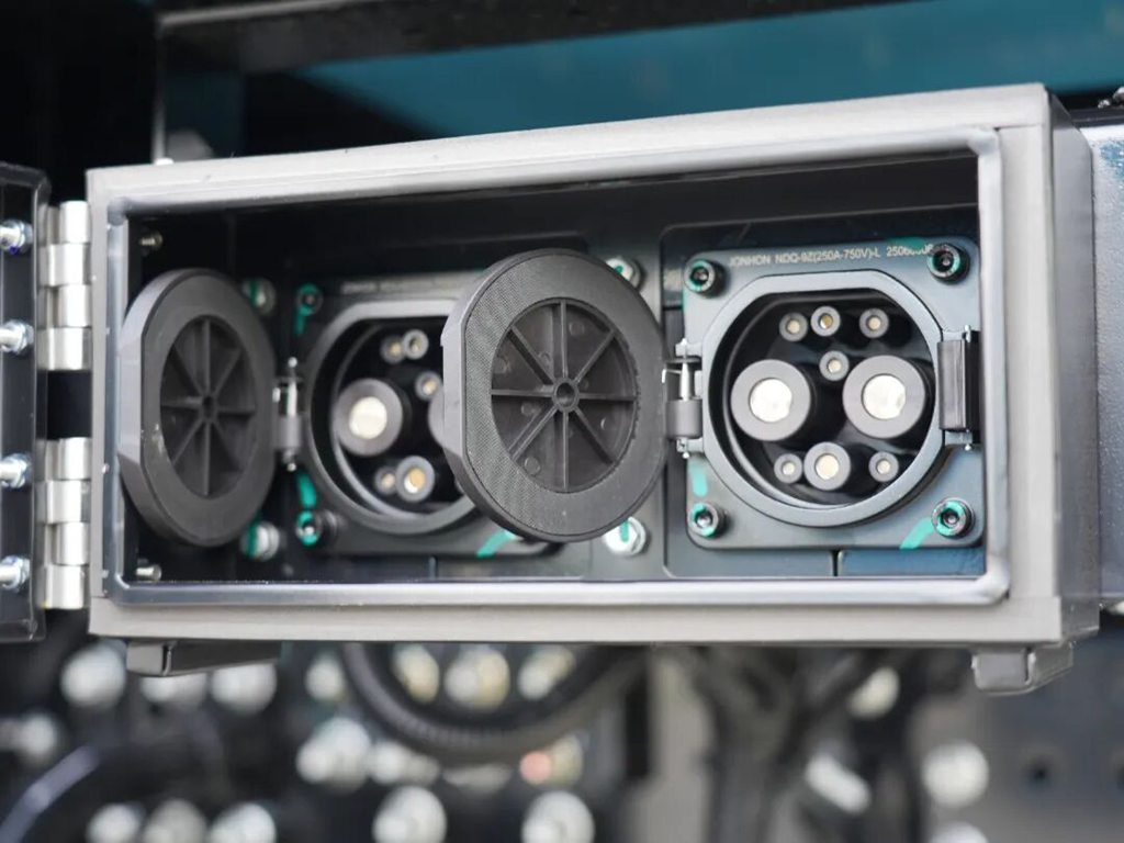 续航超520km、等效740马力！江山平顶693实力出圈 - 第5张