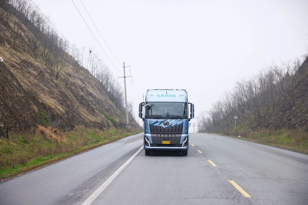 “开龙擎 向富行” 阜阳至杭州赵师傅带货试车 东风新KL 600马力综合油耗29升 - 第5张