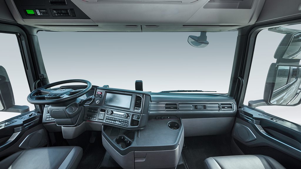 马年驭“神骏” ！东风华神HS7 720马力燃气重卡让卡友一眼心动的秘诀是？ - 第7张