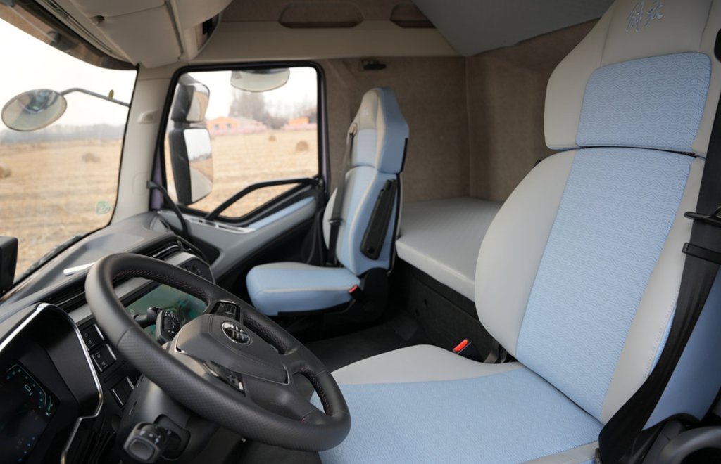 J6 Pro 6SV3 LNG牵引车，每一程都得心应手 - 第4张