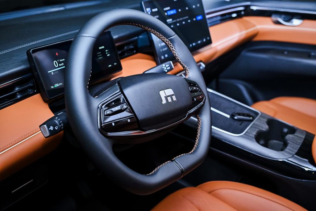 北京车展还没开幕，向上V6已经把商用车的“乘用化”答案写好了 - 第1张