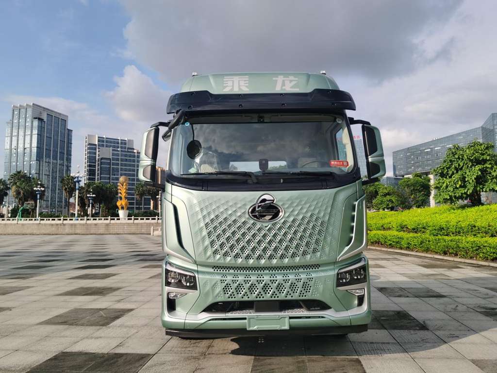 强动力低气耗！乘龙H5V LNG牵引车助卡友资源运输创富无忧 - 第1张